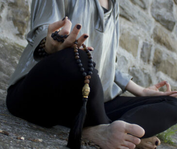 manas yoga studio sonnengruß