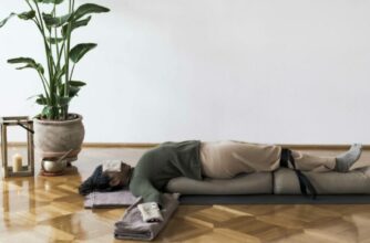 50-Hour Restorative Yoga Teacher Training bei Manas Yoga